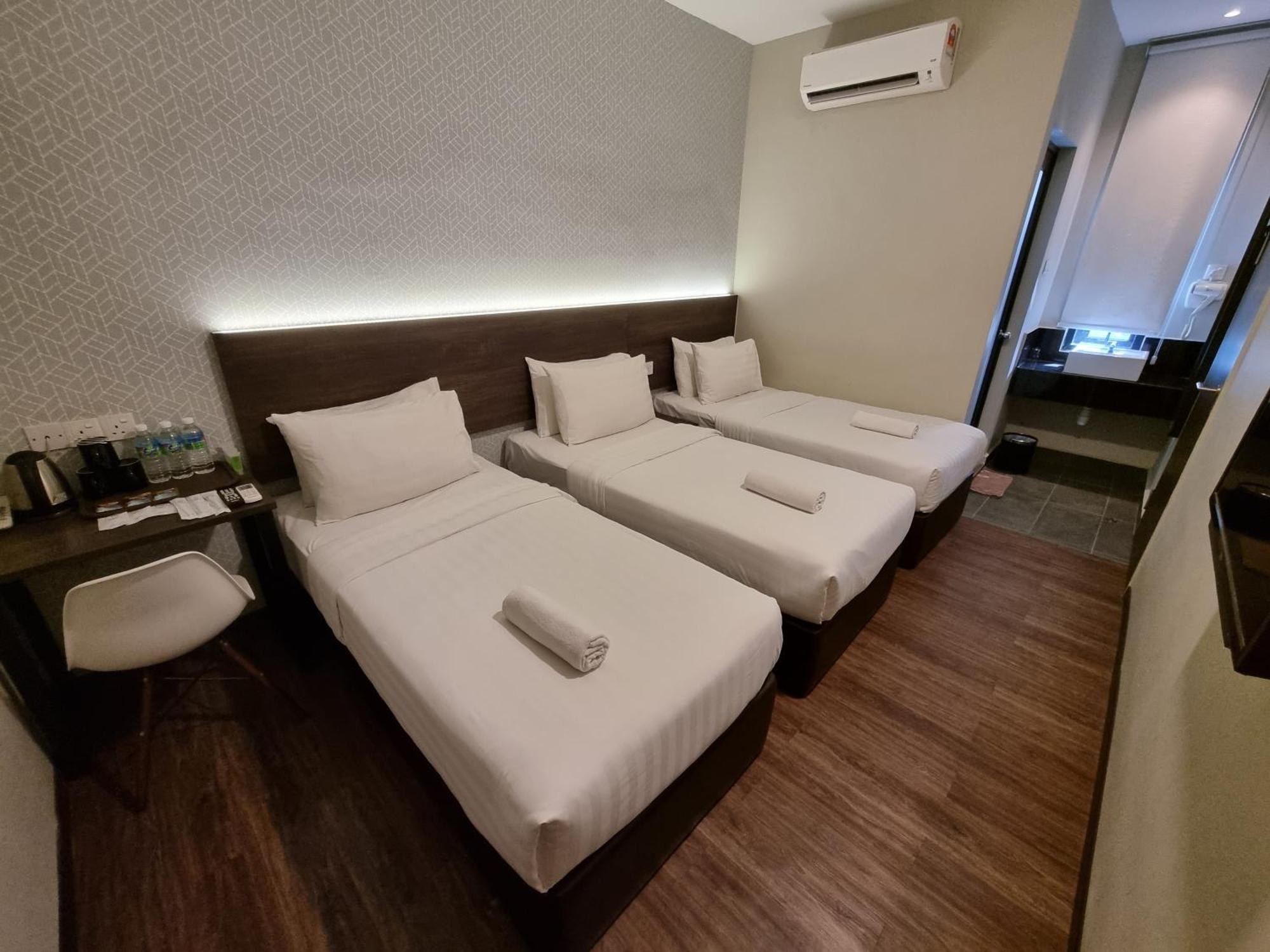 Hotel The Square 3*