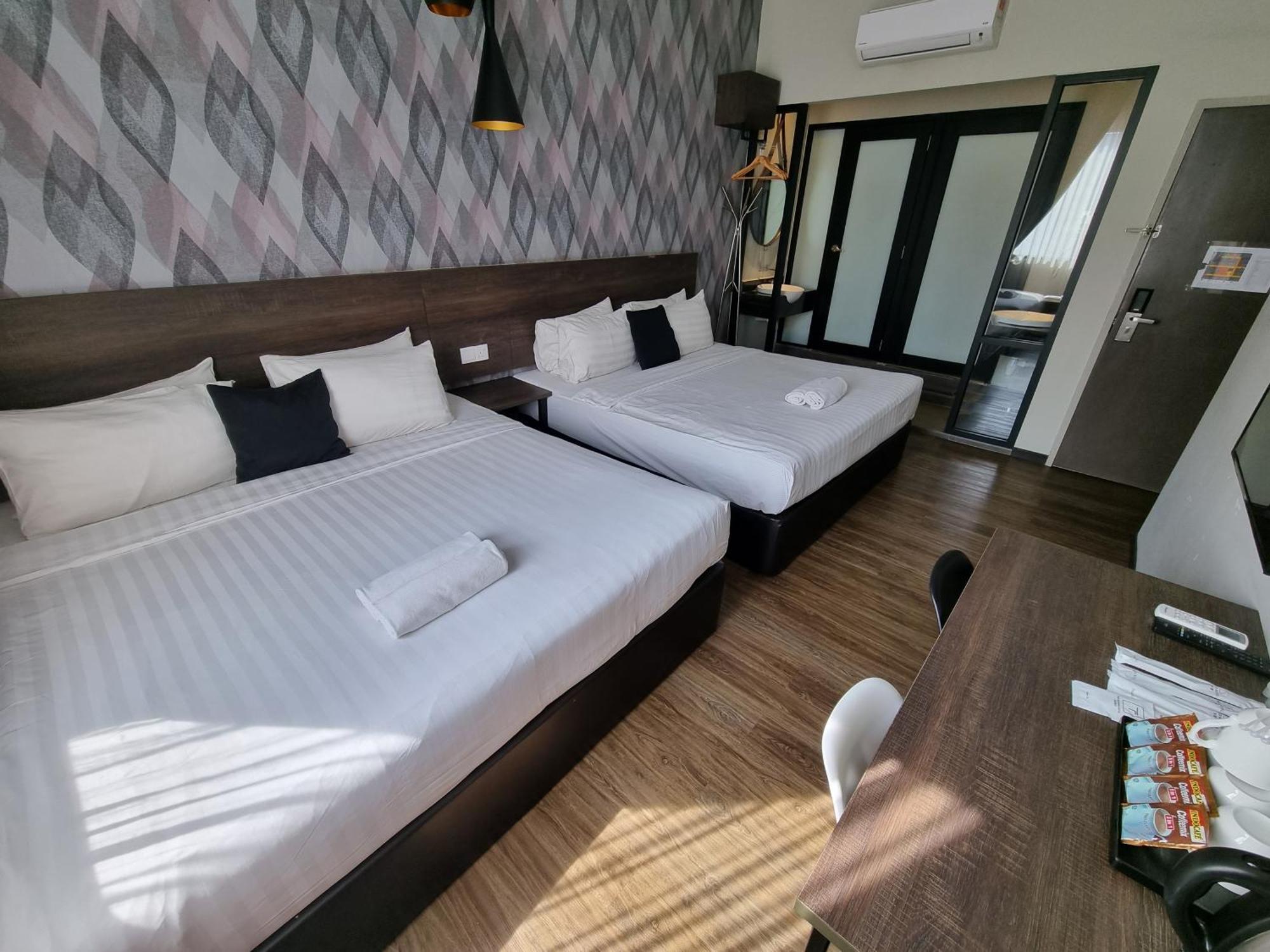 Hotel The Square 3*